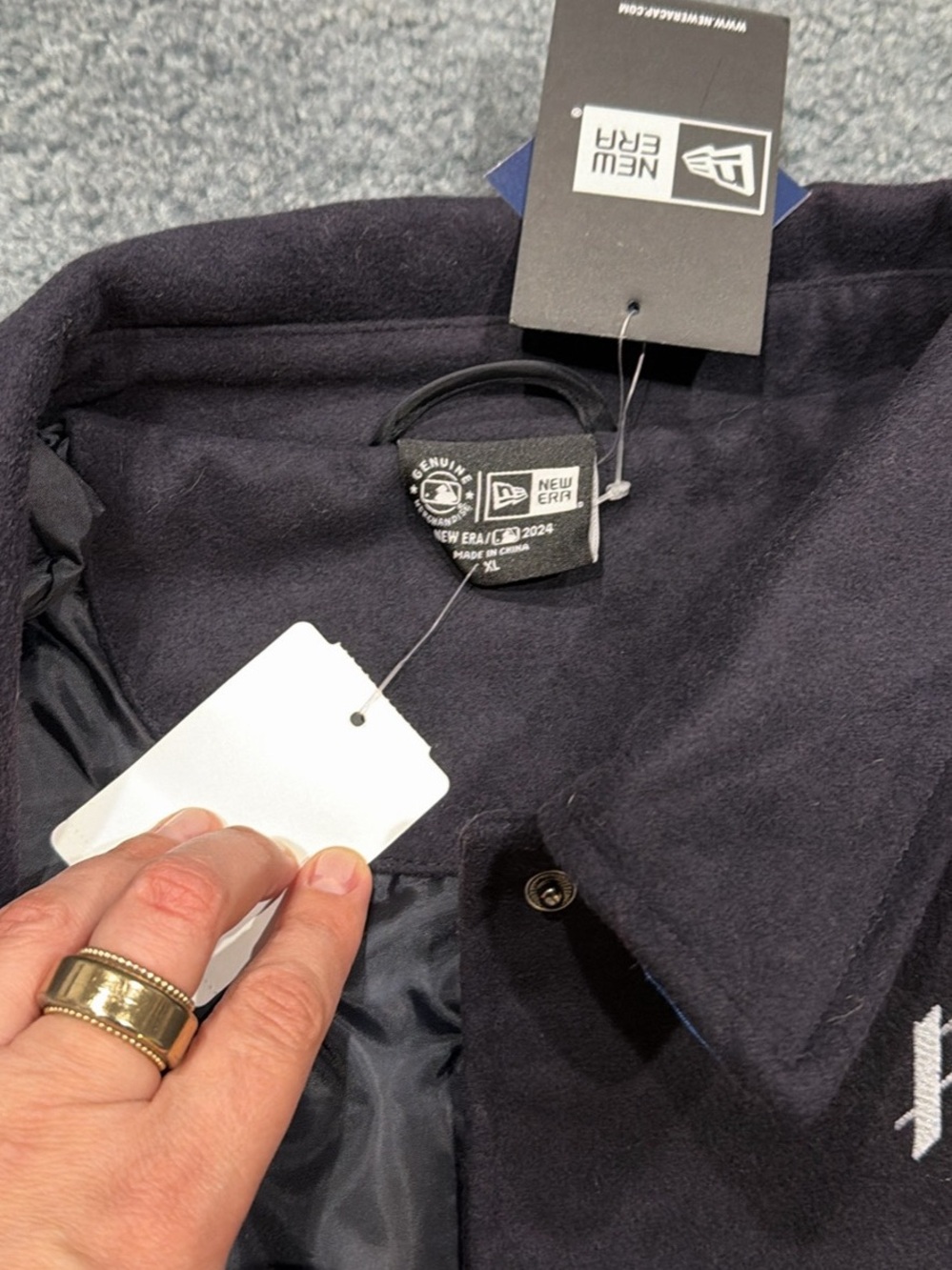 New Era Jacket with Light Blue & White Philadelphia Phillies City Connect - Picture 4 of 5